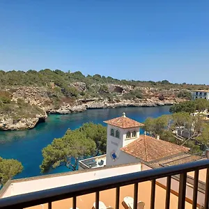 https://la-marina-hostal.balearic-islands.net