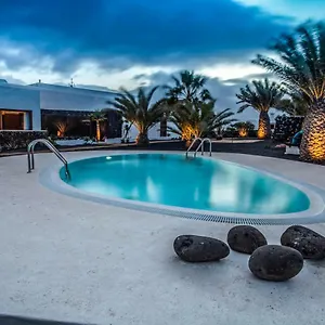 https://los-lirios-hotel-rural-adults-only.in-canary-islands.com