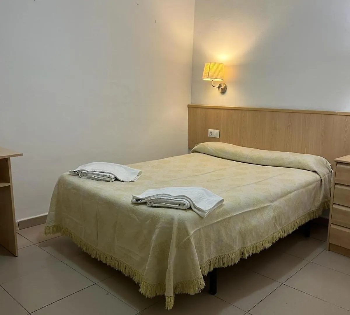 Hostel Hostal Alhambra Tarragona Spain