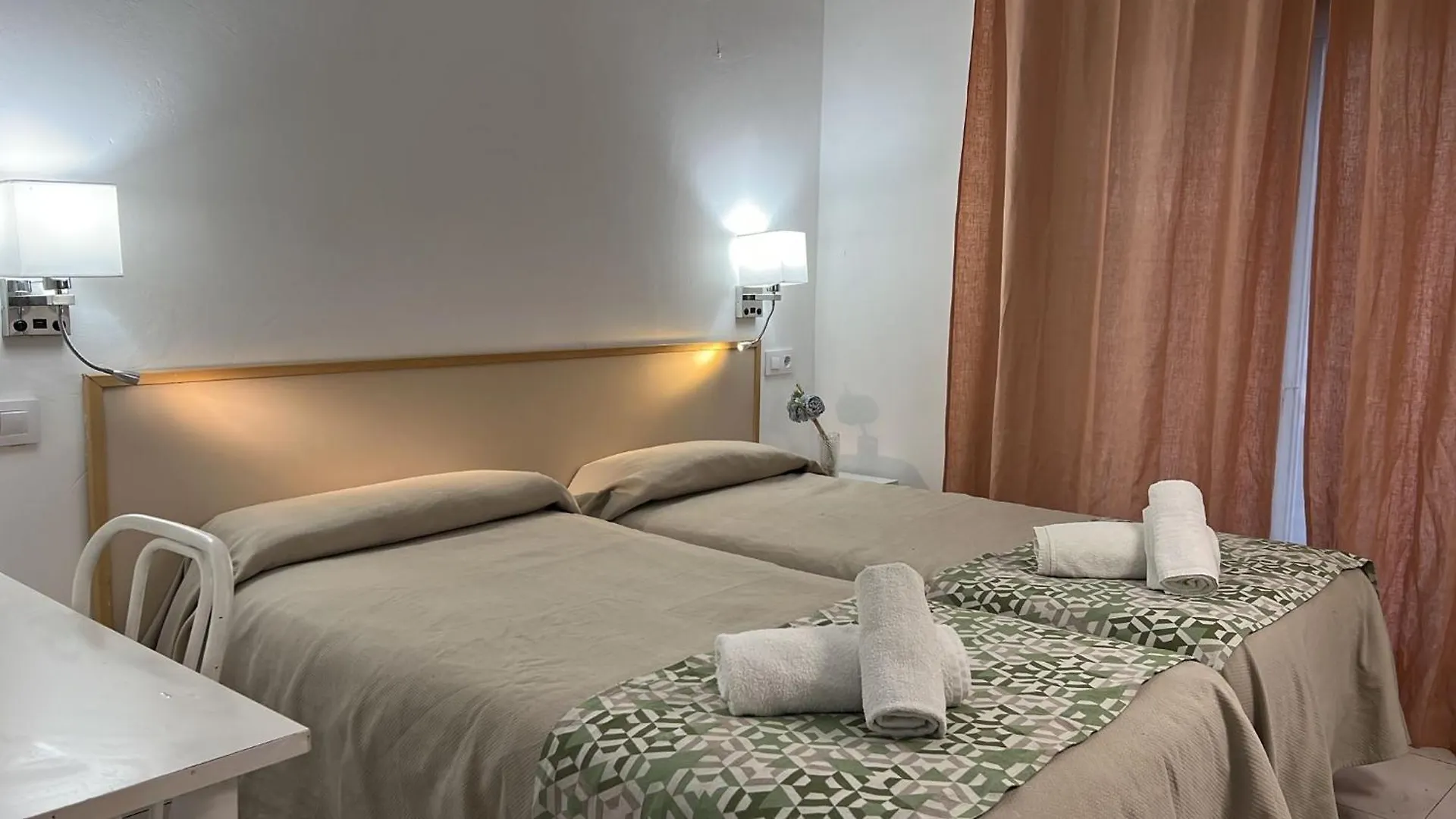 Hostel Hostal Alhambra Tarragona